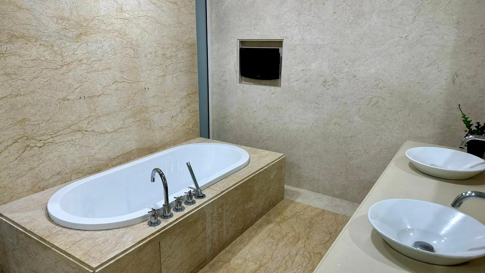 Cozy Straits Quay Marina Suites W Balgony And Free Car Park 3B2R George Town